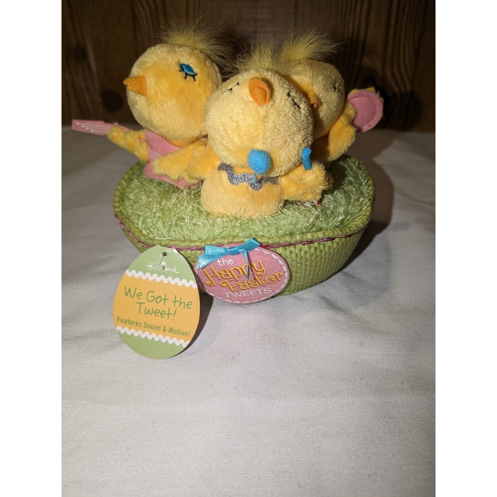 Vintage Hallmark "We Got The Tweet" Easter Animated Singing Chicks Plush WORKS